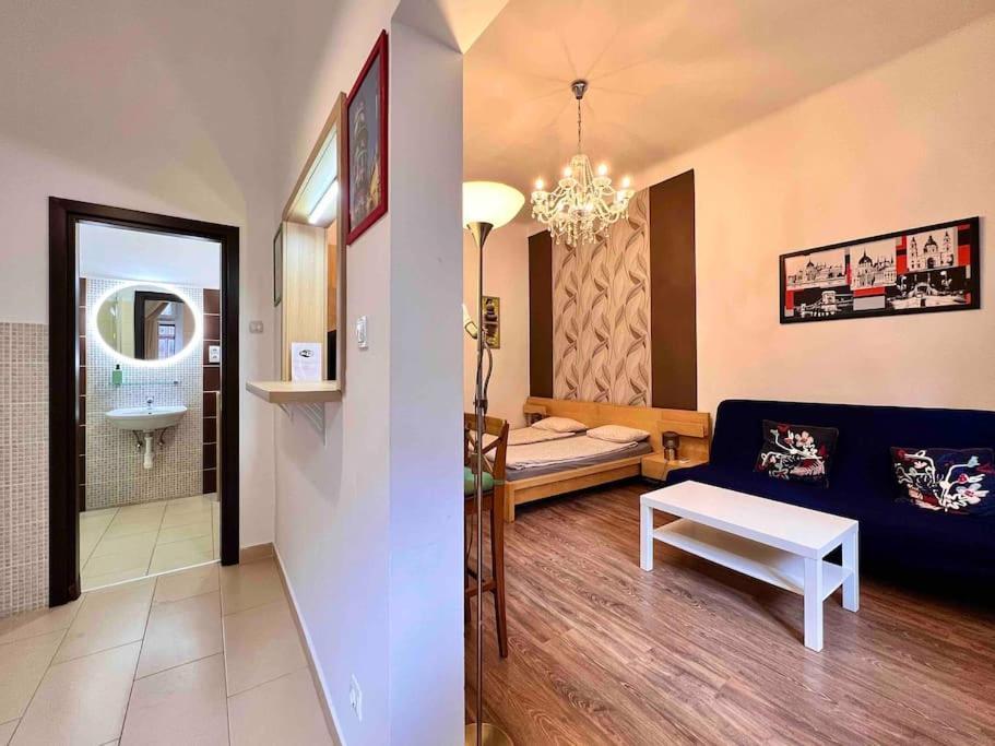 City Heart Cozy With 2ppl/wifi Budapest